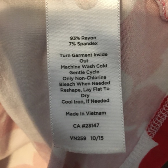 Talbots Red and White Floral top Valentines Day - Picture 6 of 8